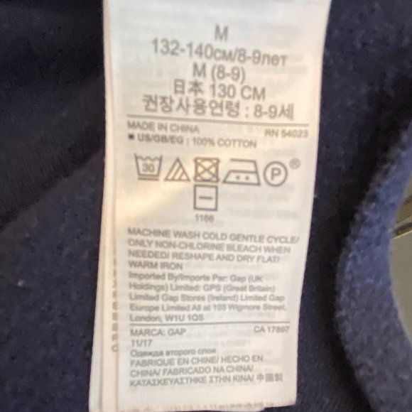 5/$25 Girls Gap Kids Fruity Sweatshirt Size M (8-9) - Picture 3 of 3